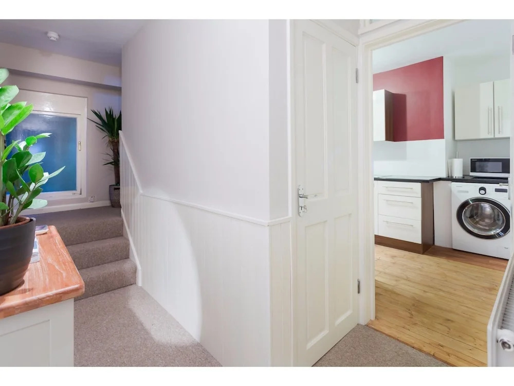 Spacious, Garden Flat for 4 in Bath