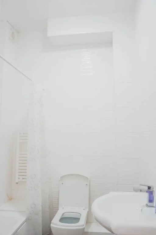 1 Bed Flat in Pedestrianized High Street
