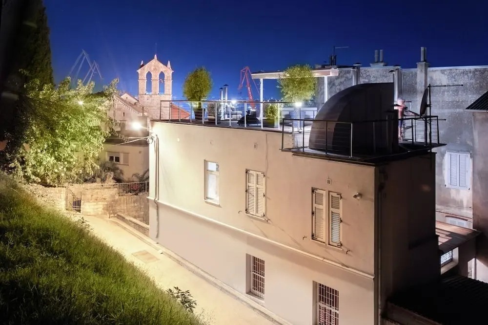 Luxury Sea View Apartment Altana