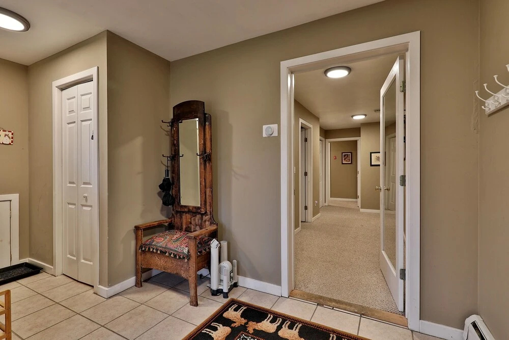 The Tanglewood Lodge- Amazing Ski Home for Groups, Hot Tub, Close to Killington Resort! home