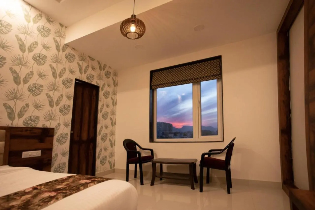Hotel Bhairav Bagh -100 Mtr from Celebration Mall
