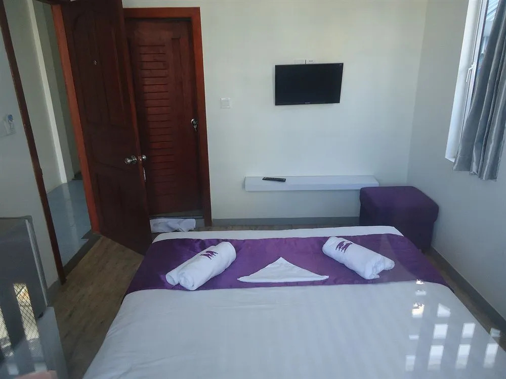 White Residence Hotel & Apartment