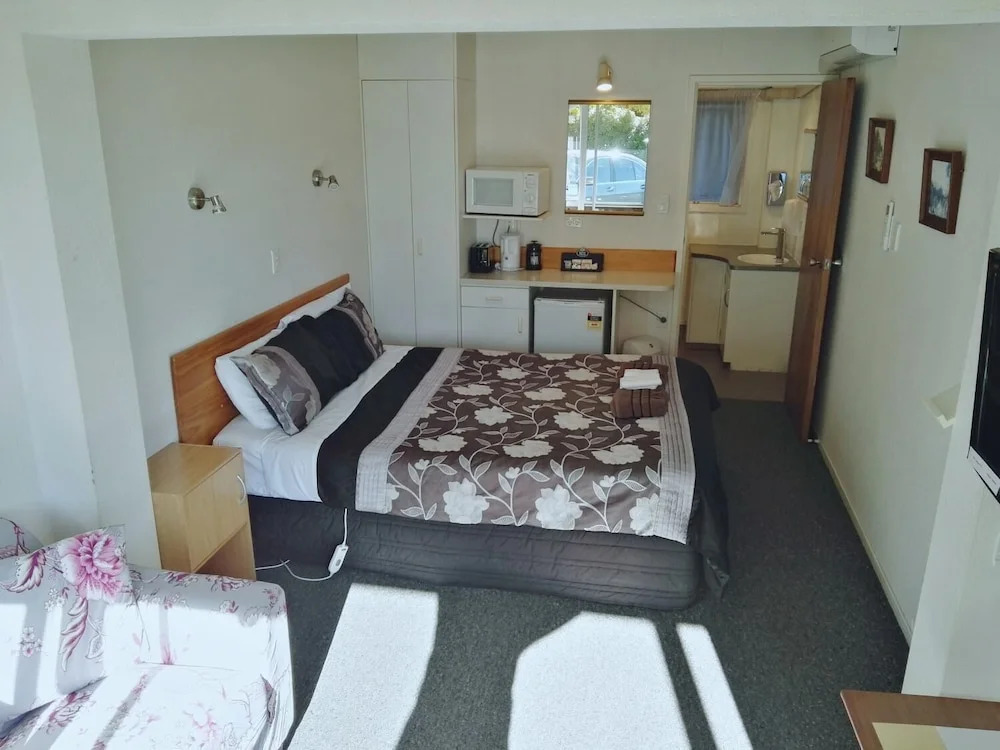 Cambrian Lodge Motel