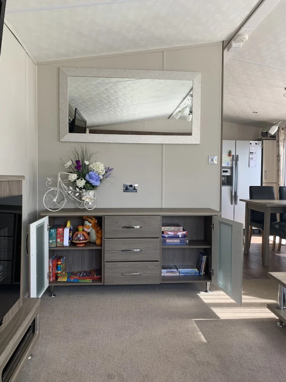 Caravan - Sleeps 6 - Patio, Parking