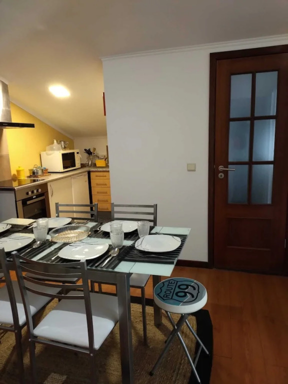 Charming 3-bed Apartment With sea & Mountain View