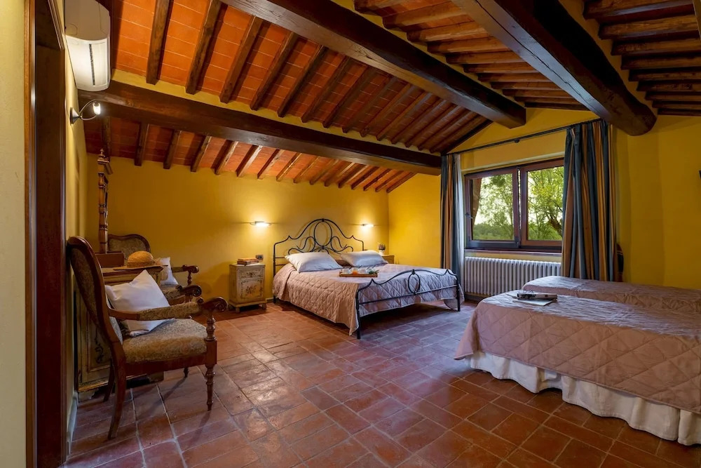 PODERE GIARDINO 16&2, Emma Villas