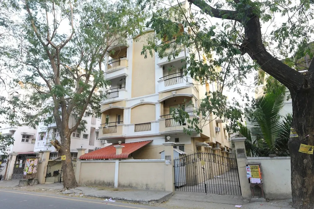 SilverKey Executive Stays 20001 Ashok Nagar