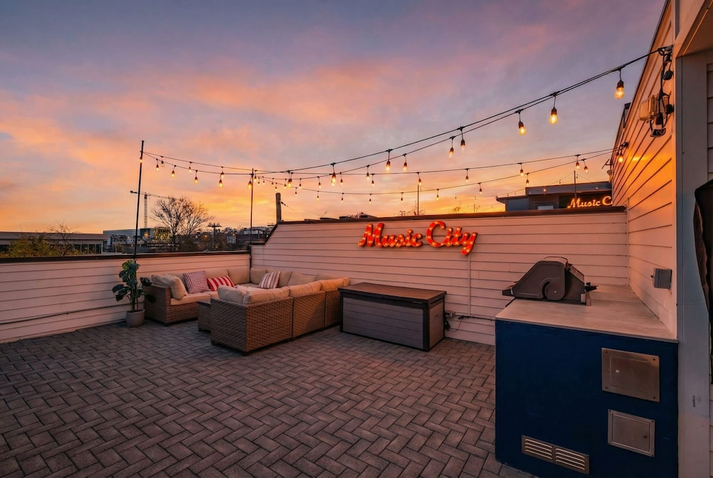 Nashvegas 13 Beds Rooftop Views Mins to Broadway