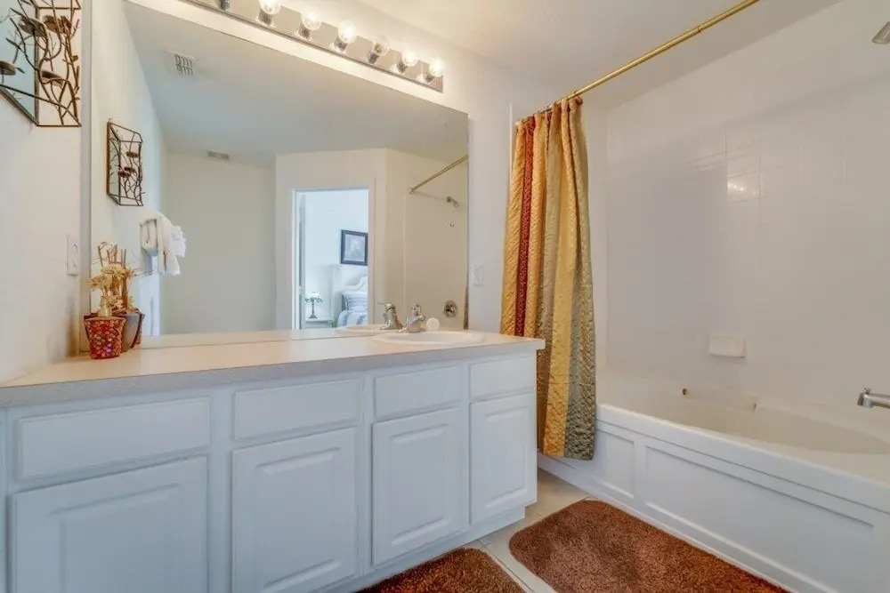Neils Windsor Hills Townhouse 3 Bedroom Townhouse by Redawning