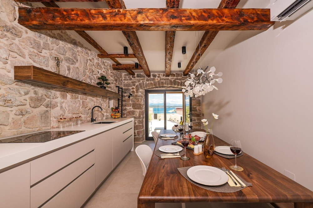 Apartments Beachfront Pebble