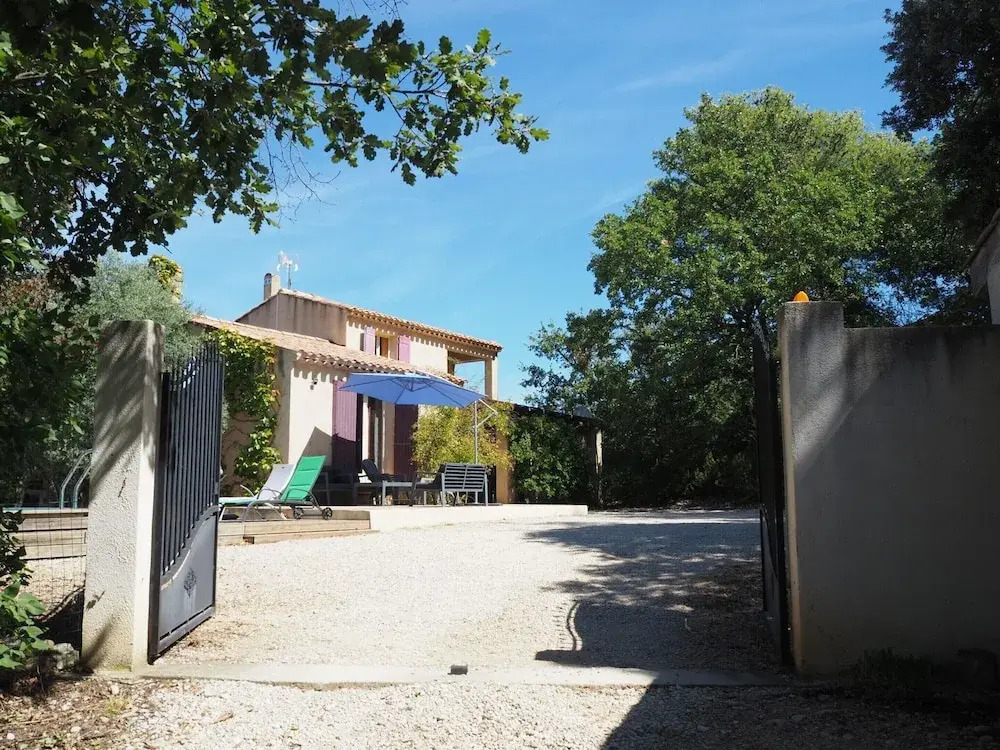Nice Holiday Home With Private Pool in the Luberon Park, Grambois