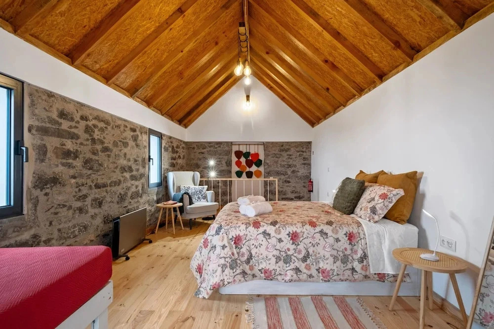 N T House by Homie in Porto Moniz