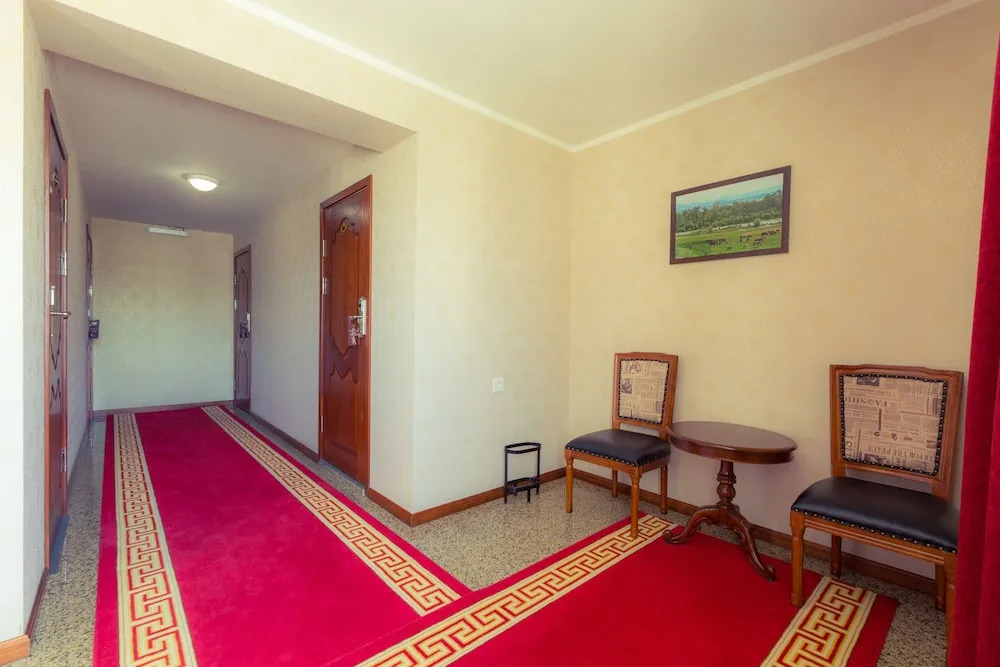 Hotel Street63