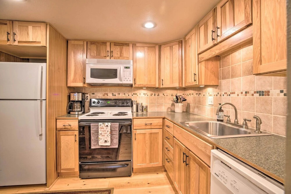 Cozy Family Condo in Mammoth Lakes w/ Balcony