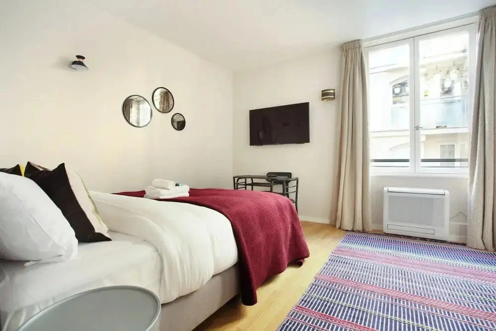 Sublime and new Studio Le Marais / Beaubourg