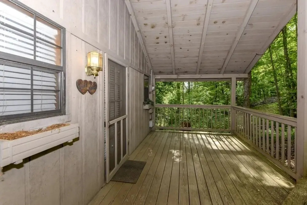 Cliff Haven 1 Bedroom Cabin by RedAwning