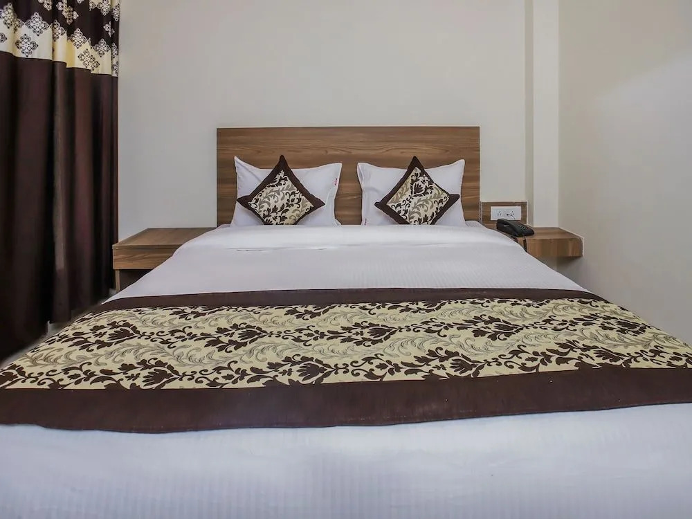 OYO 22235 Mint Residency