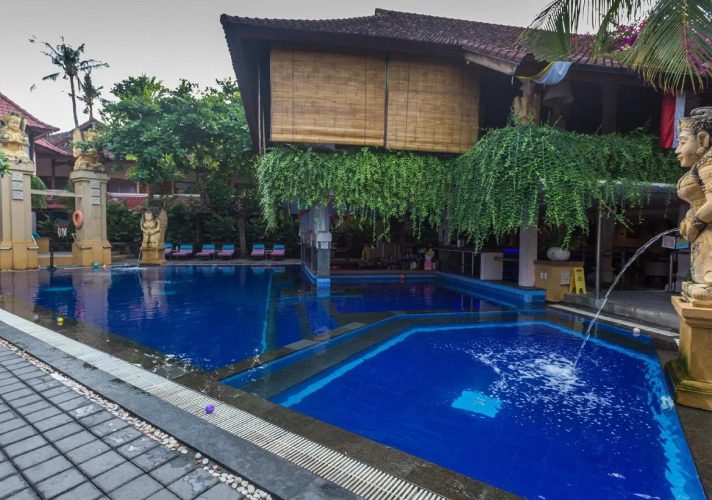 Bounty Hotel