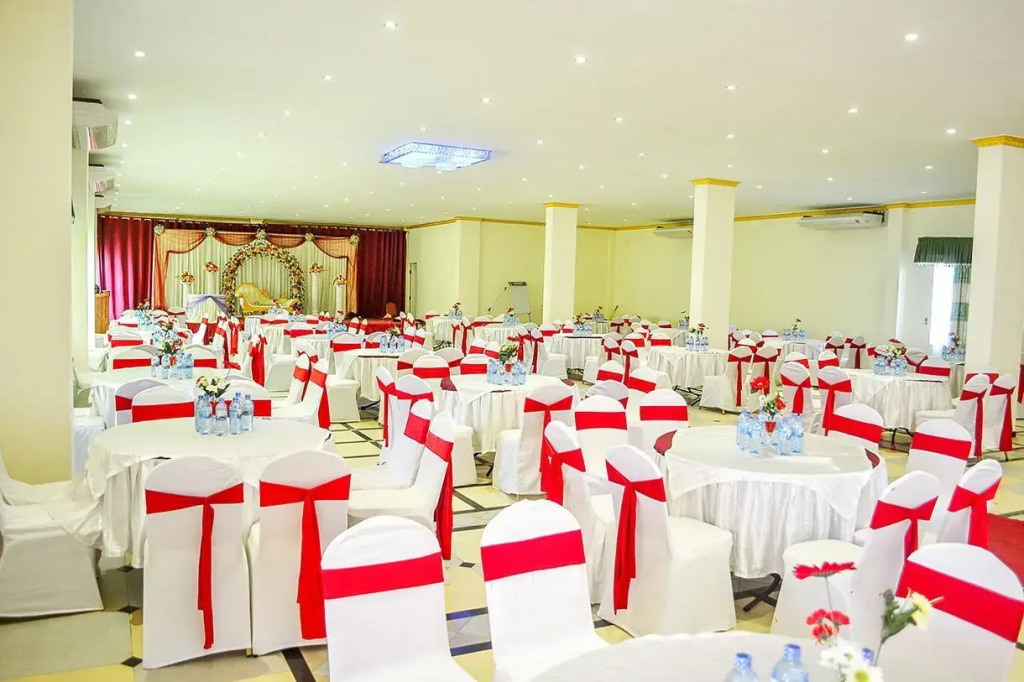 Green Grass Hotel & Restaurant