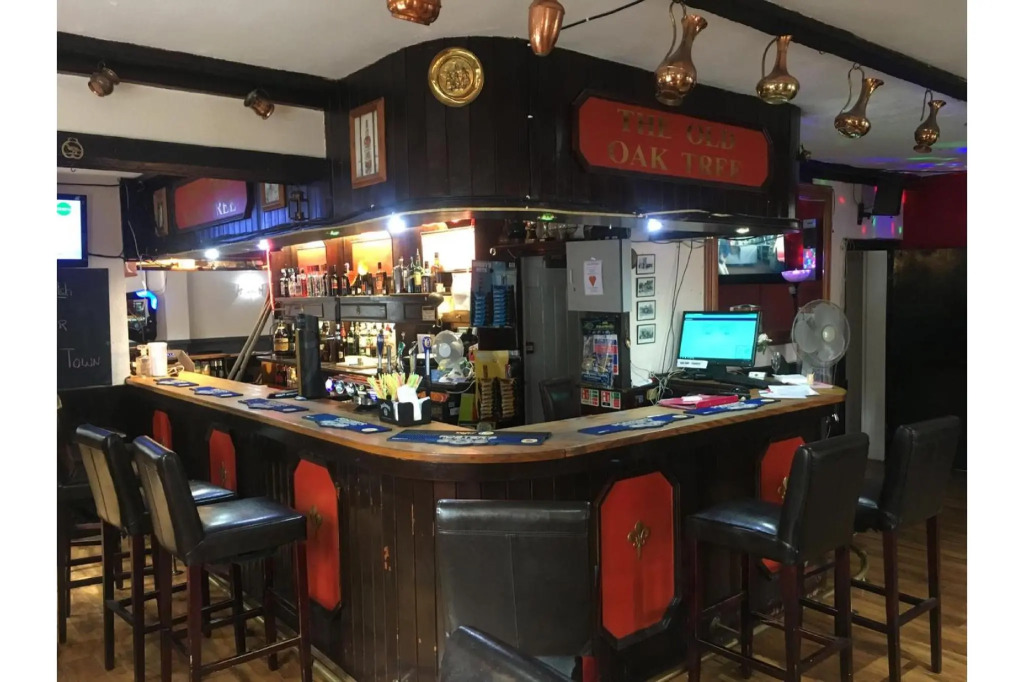 Old Oak Tree Inn