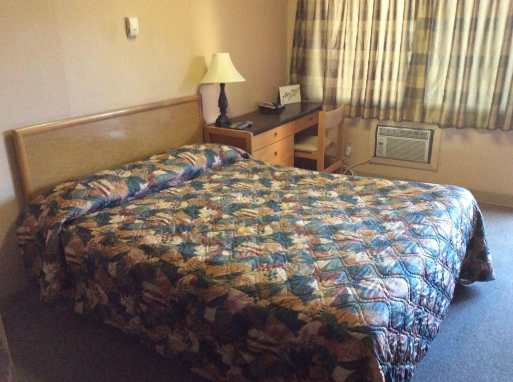 Parkwood Motor Inn