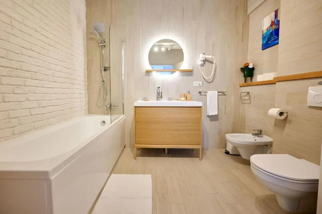 Aquarama Lake view 2BR Apart Mamaia free parking