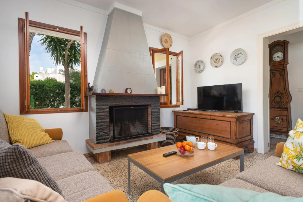 OMBRA DE PINS - House with terrace and 400 metres from the beach Free WiFi