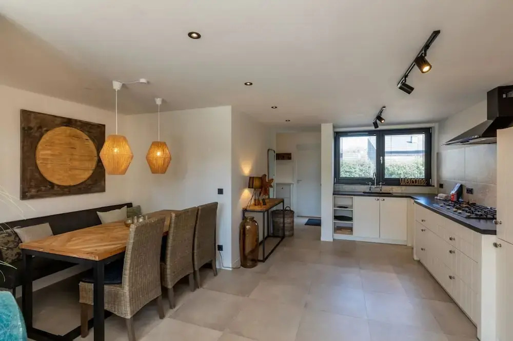 Attractive Holiday Home, Sunny Garden, Near the Beach