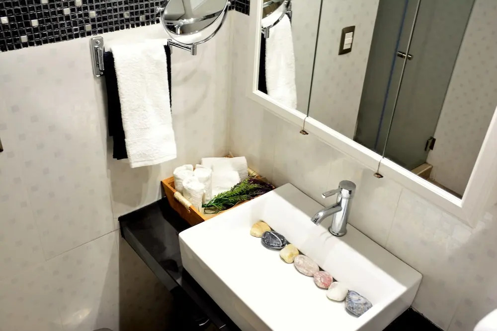 Shunya Apartment