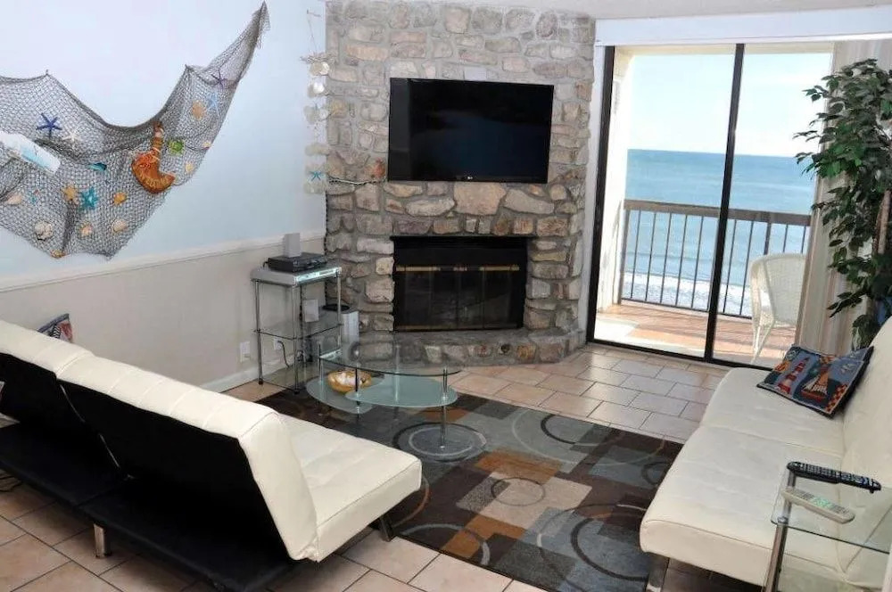 Water Pointe 903 - 3 Br condo by RedAwning