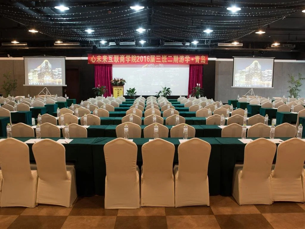 Enrichee Gloria Plaza Hotel