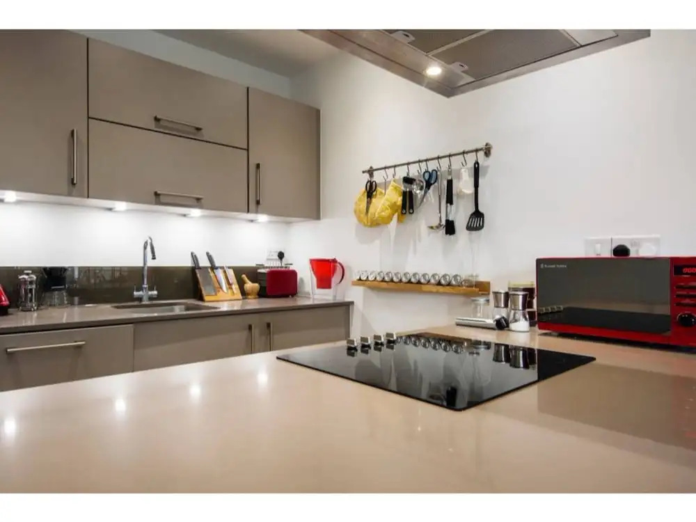 E1 Stunning Two Bathroom Modern Flat