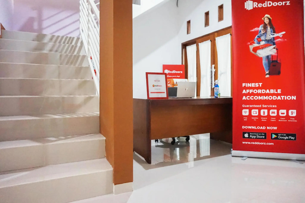 RedDoorz @ Jalan Danau Limboto