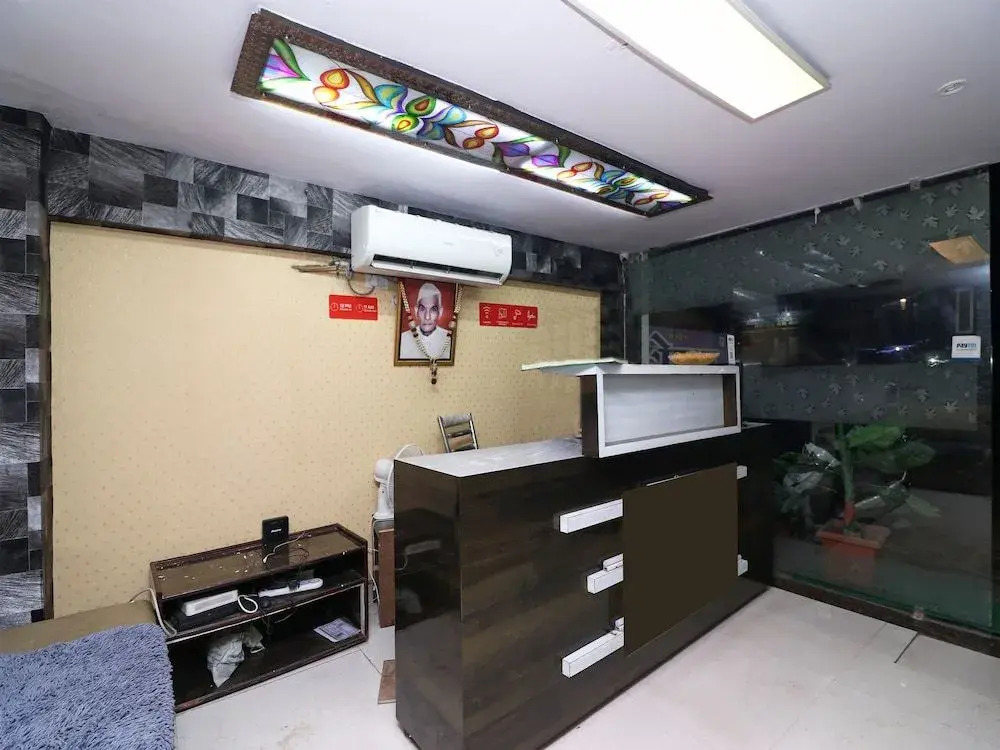 OYO 8219 Hotel Manan