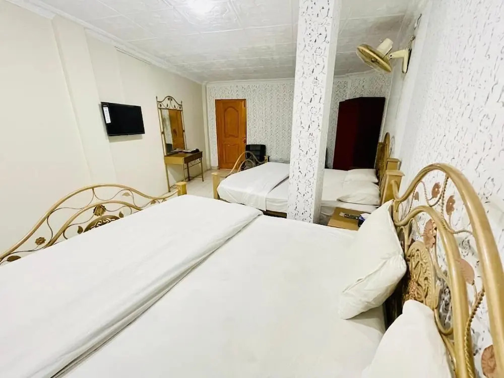Hotel New Mid City Multan
