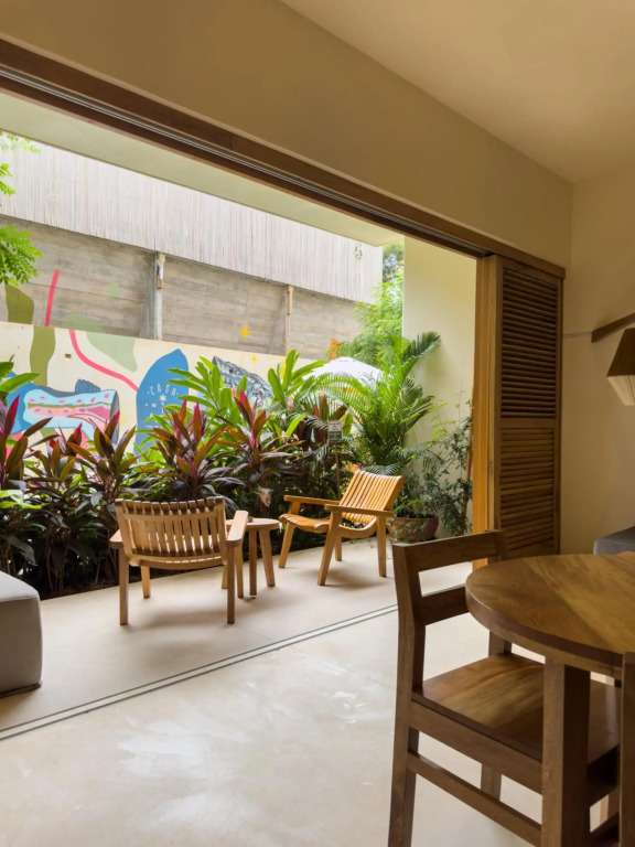 Casa Borka LUXURY FULLY FURNISHED BEACH CONDOS WITH POOL