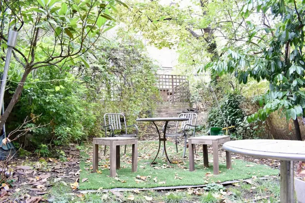 Large 2 Bedroom Flat in Ladbroke Grove With Garden
