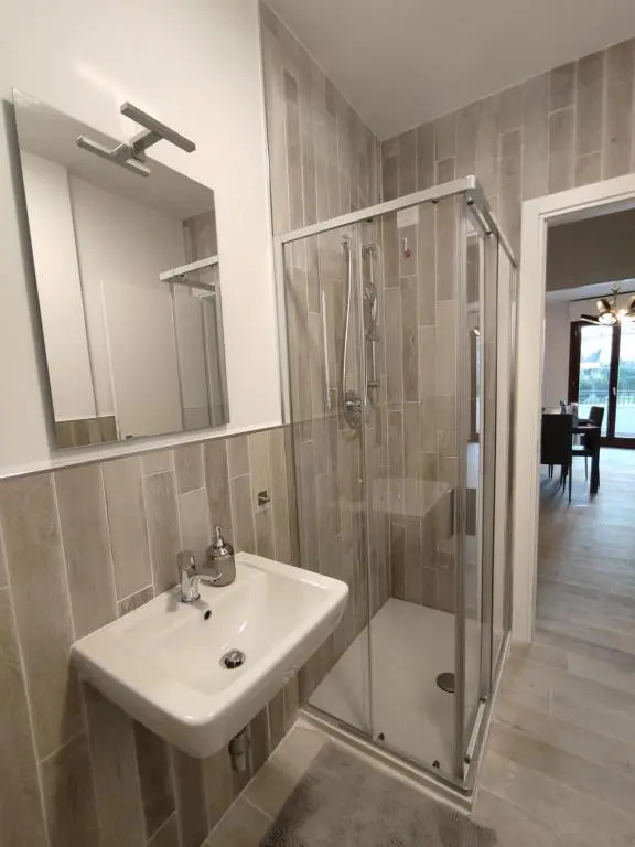 Beautiful apartment with bedroom, sofa bed and large open space with kitchen and terrace-Silver Apartment
