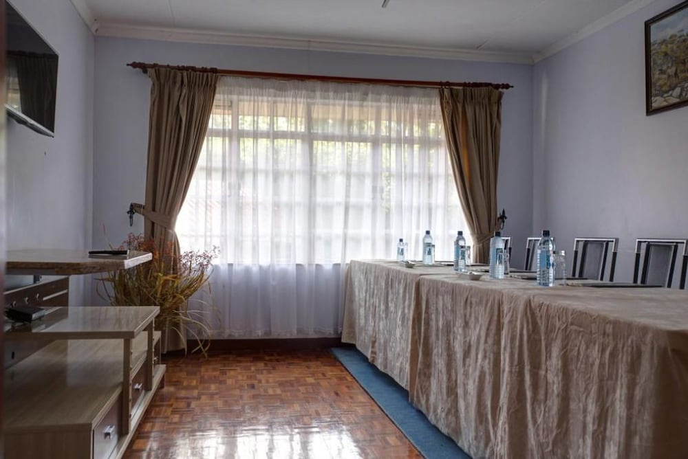 Adies Garden Suites