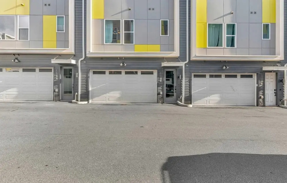 Rooftop Deck 2 Car Garage Near Downtown Nashville