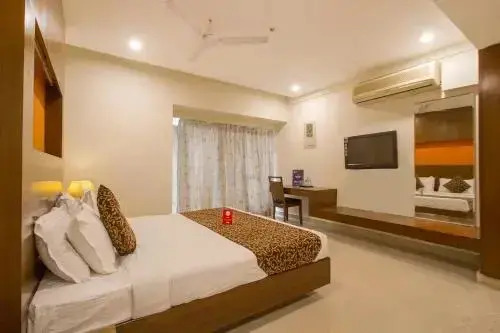 OYO Country Club Begumpet