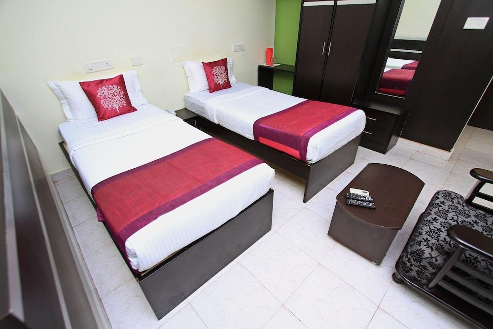 OYO 8476 Garden Comfort