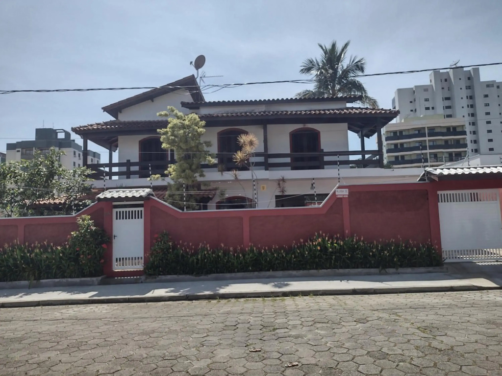 Casa a 150 m da Praia Martins de Sá