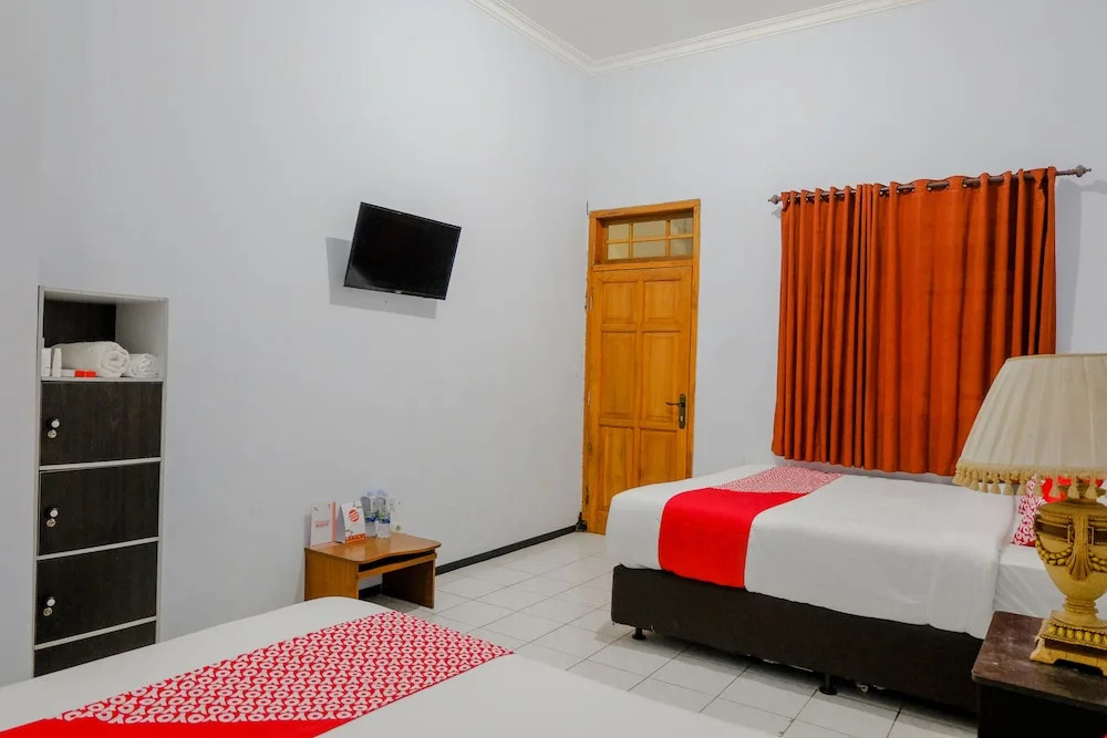 Reddoorz at Ciliwung Guest House Syariah