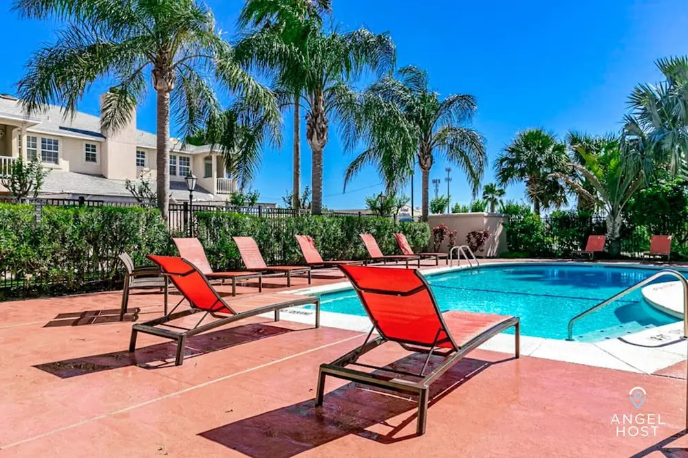 Spacious 4B Family-friendly Townhome Near Disney!