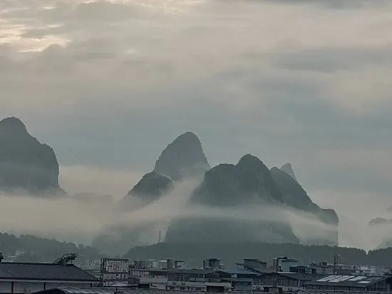 Guiyin Hotel (Yangshuo Songcheng Qiangu Scenery Area)