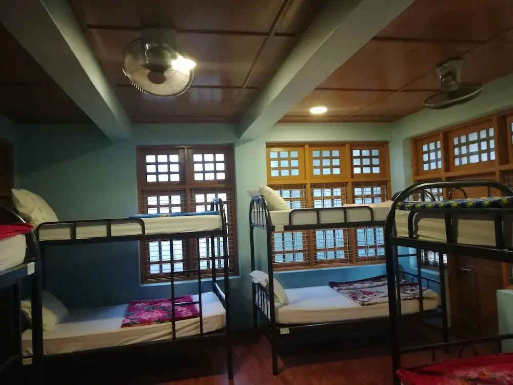 Lux Pillow Hostel - City Centre