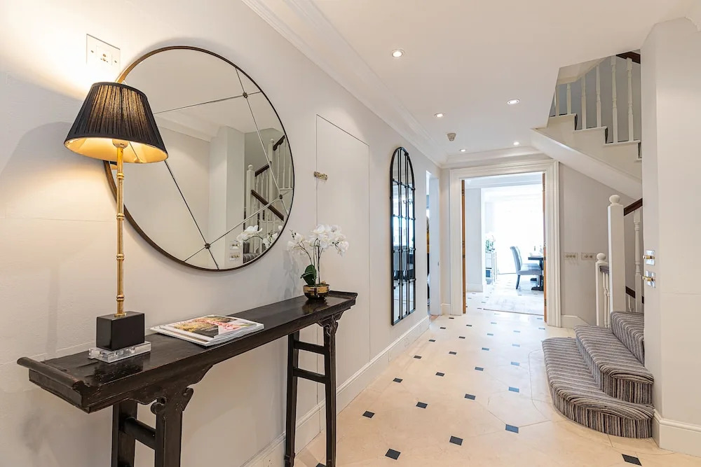 Stunning 6-Bed House Near Harrods in Knightsbridge