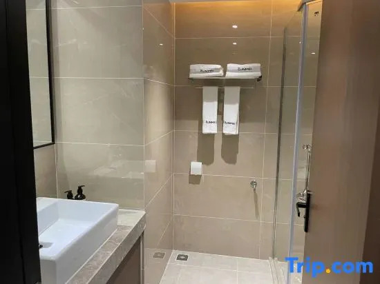 Shiman Apartment (Shenshan Cooperation Zone Huihuang No.1)