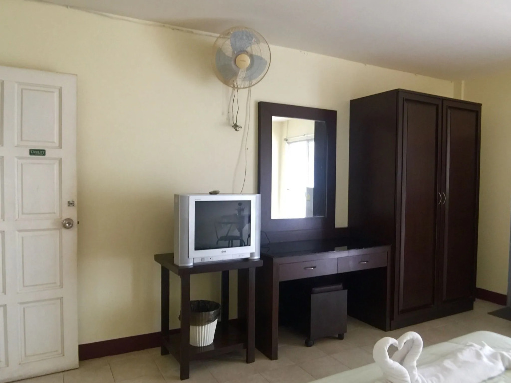 Ekkamon Apartment